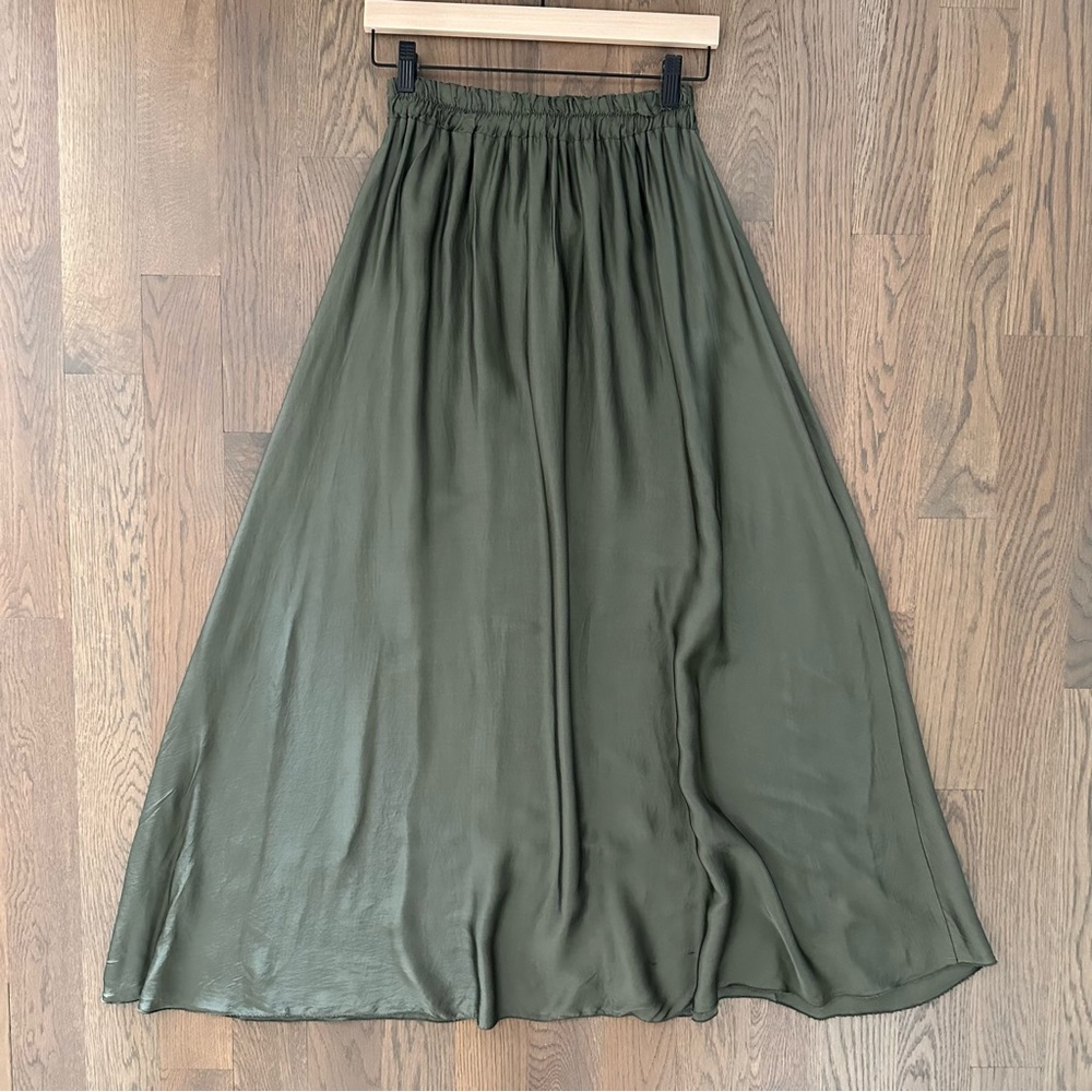 NWT Made in Italy Satin Silk Blend Maxi Skirt in Dusty Olive Green Medium - Picture 2 of 9